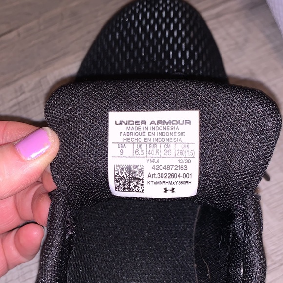 Women’s Under Armor Charged Pursuit 2 Sneaker - Black US Women’s Size 9 - Picture 5 of 5